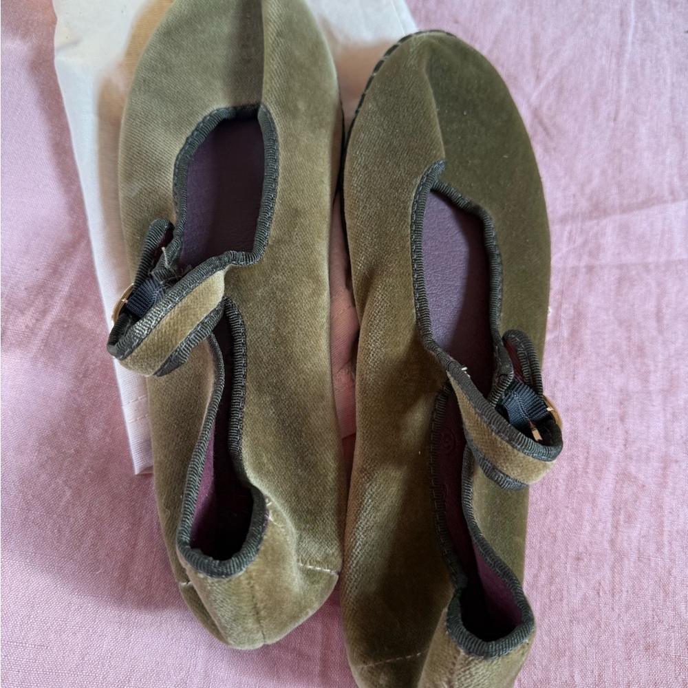 Olive Green Women's Flats Flabelus 8 (39)